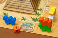 オレンジのラクダが1つ進む