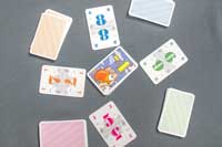 一番小さな数を出した人がマイナス点を受け取ります