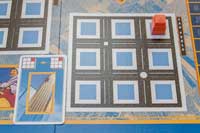 手札からカードを出して、ビルを建てる