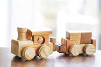 木のおもちゃ　汽車2両セット