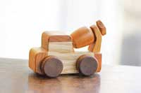 木のおもちゃ　ミキサー車
