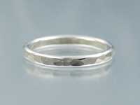 ほっそり槌目リング