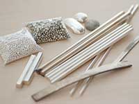 笹吹きと棒や板状の銀地金