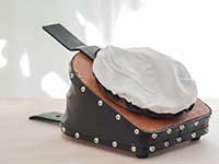 昔ながらのふいご、たぬきとも呼ばれます