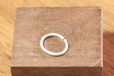 サイズに合わせて銀棒の両端を調整