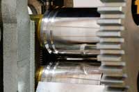 ローラーで平板に