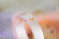 溶け始めるロウ