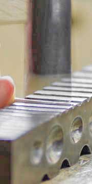 溝台にのせてたたく