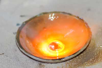 銀が溶け出して、くるくる回り湯の状態になる