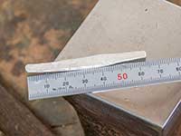 指のサイズに合わせてカット