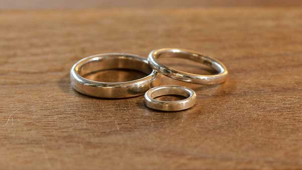 ファミリーリング　パパとママとベビー