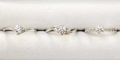 エンゲージリング　メレダイヤで華やかさアップ