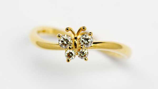 ゴールドのダイヤモンドリング