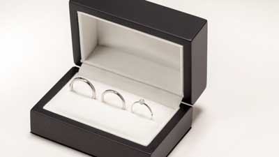 ブライダルリングセット230,000円のウッドケース