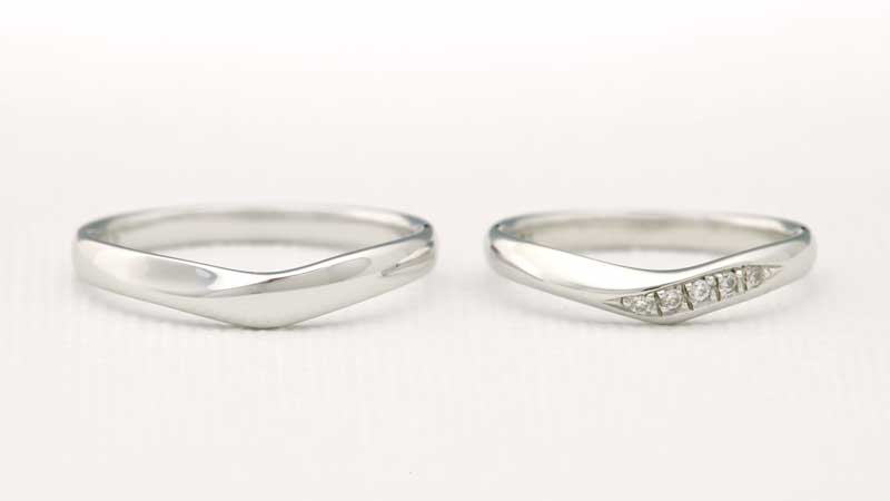 シンプル＆ゆるやかウェーブの結婚指輪