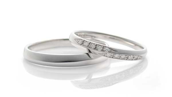 洗練されたシャープな印象の結婚指輪さくら