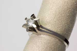 母から娘へ受け継がれたダイヤモンド