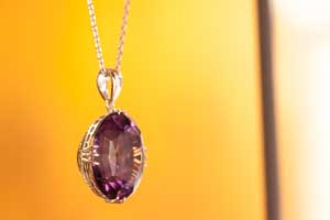 台座はそのままにペンダントへリフォーム