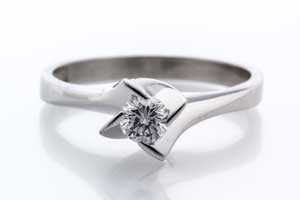 母から娘に受け継がれたダイヤモンド