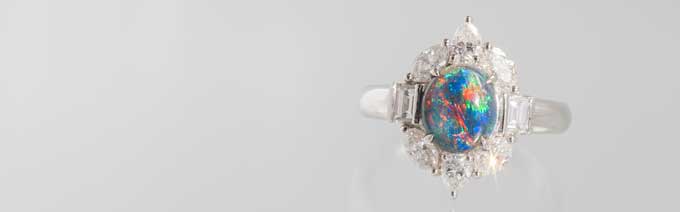 オパールの指輪